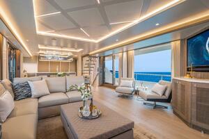 The New Horizon FD90 Split-Use Skylounge Hull 34