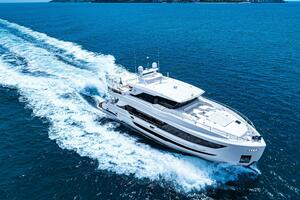 The New Horizon FD90 Split-Use Skylounge Hull 34