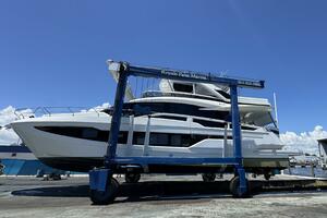 68FT (20.8M) GALEON Worth Avenue Yachts