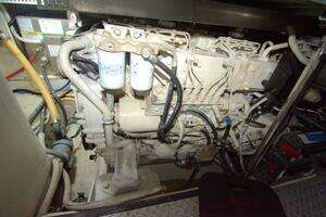 2005 Carver 444 Cockpit Motor Yacht thumbnail 50