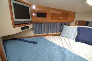 2005 Carver 444 Cockpit Motor Yacht thumbnail 42