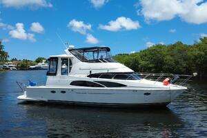 2005 Carver 444 Cockpit Motor Yacht thumbnail 4