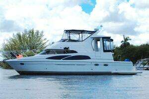 2005 Carver 444 Cockpit Motor Yacht thumbnail 1