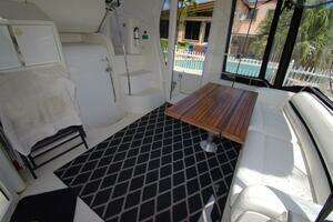 2005 Carver 444 Cockpit Motor Yacht thumbnail 14