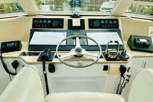 1999 Viking Cockpit Sport Yacht thumbnail 23