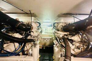 1999 Viking Cockpit Sport Yacht thumbnail 27