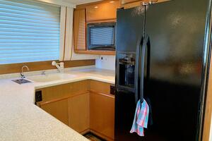 06. Galley. 04