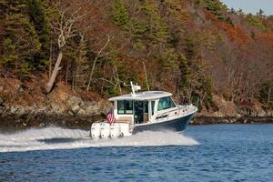 39FT (11.89M) BACK COVE Worth Avenue Yachts