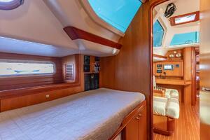 Passage Cabin Berth Fwd Into Salon