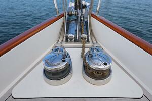 Dual Windlass Details