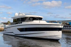 35ft Wellcraft Yacht For Sale