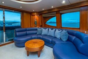 Skylounge Settee