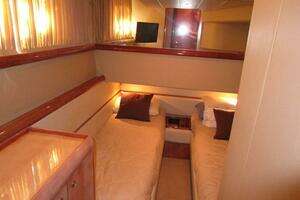 2003 Ferretti Yachts 590 Motor Yacht thumbnail 16