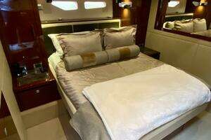 2015 Sea Ray 510 Sundancer thumbnail 3