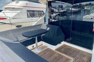 2015 Sea Ray 510 Sundancer thumbnail 15
