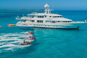 STARSHIP Worth Avenue Yachts