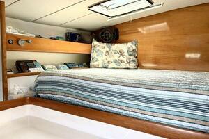 MOONLIGHT LADY 47ft Robertson  amp  Caine Yacht For Sale