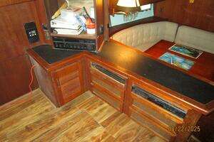 1984 Viking 44 thumbnail 34
