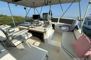 1984 Viking 44 thumbnail 14