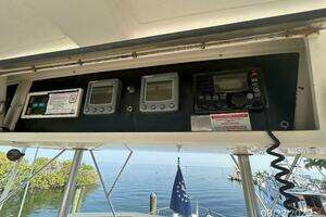 1984 Viking 44 thumbnail 20