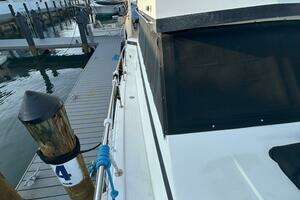 1984 Viking 44 thumbnail 12