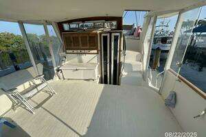 1984 Viking 44 thumbnail 28