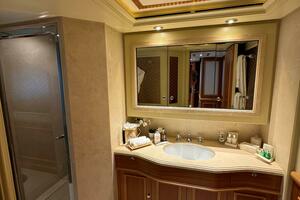 Starboard Guest Ensuite