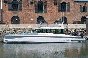 Nocellara de Belice 2024 Axopar 37 Cross Cabin with Bench Seat, V10s Yacht For Sale in Brooklyn NY