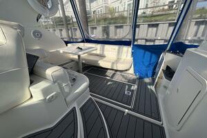 Photo 5585627 for 2005 Cruisers Yachts 280 CXI  