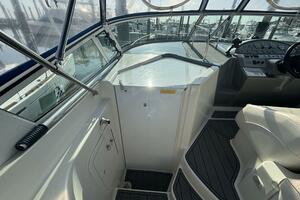 Photo 5585608 for 2005 Cruisers Yachts 280 CXI  