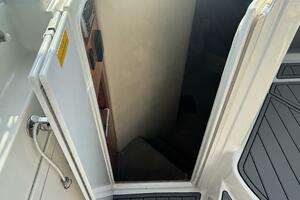 Photo 5585613 for 2005 Cruisers Yachts 280 CXI  