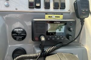 Photo 5585611 for 2005 Cruisers Yachts 280 CXI  