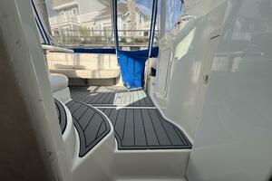 Photo 5585626 for 2005 Cruisers Yachts 280 CXI  