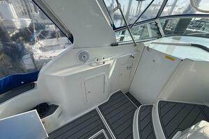 Photo 5585607 for 2005 Cruisers Yachts 280 CXI  