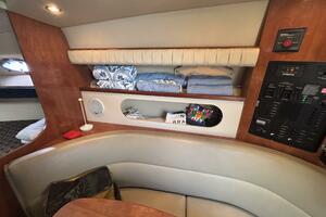 Photo 5585618 for 2005 Cruisers Yachts 280 CXI  