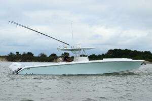2008 Venture 39 Cuddy thumbnail 1