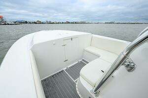 2008 Venture 39 Cuddy thumbnail 25