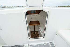 2008 Venture 39 Cuddy thumbnail 26