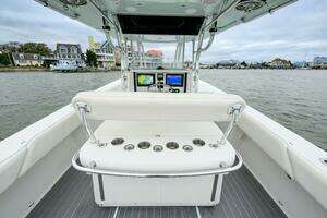 2008 Venture 39 Cuddy thumbnail 18