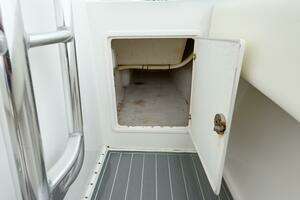 2008 Venture 39 Cuddy thumbnail 22