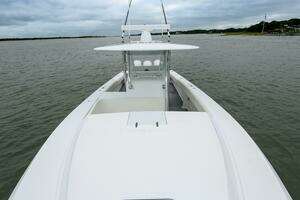 2008 Venture 39 Cuddy thumbnail 32