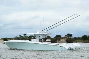 2008 Venture 39 Cuddy thumbnail 2