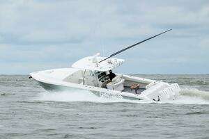 2008 Venture 39 Cuddy thumbnail 11