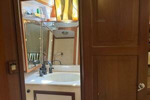 Aft sink