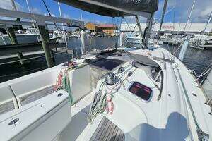 2009 Beneteau Cyclades 43.3 thumbnail 12