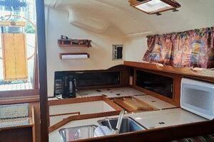 Hope and Glory 33ft Nonsuch Yacht For Sale