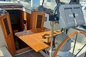 Hope and Glory 33ft Nonsuch Yacht For Sale