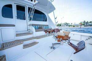 2015 Viking 66 Convertible thumbnail 30