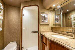 2015 Viking 66 Convertible thumbnail 13