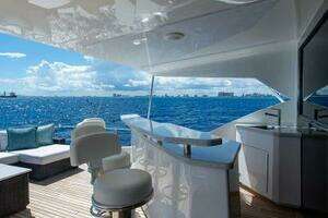 2018 Viking Enclosed Flybridge thumbnail 54